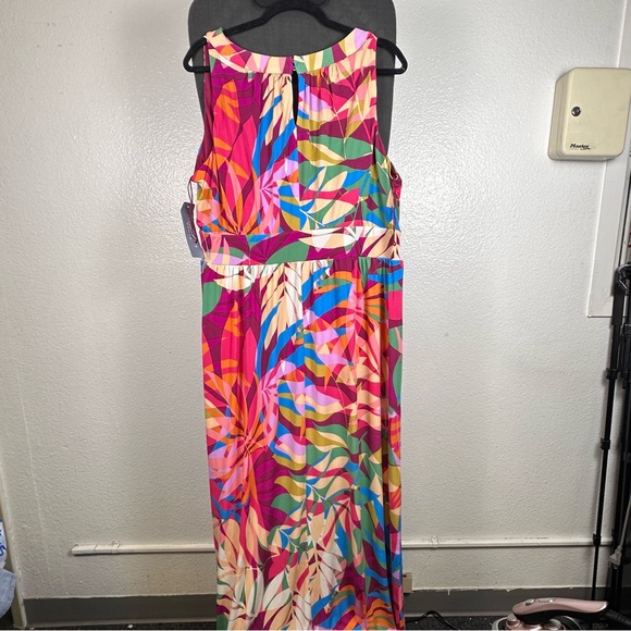 London Times Colorful Leaf Print Maxi Dress - Picture 4 of 9